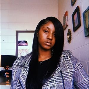 Meet your Posher, Tiara